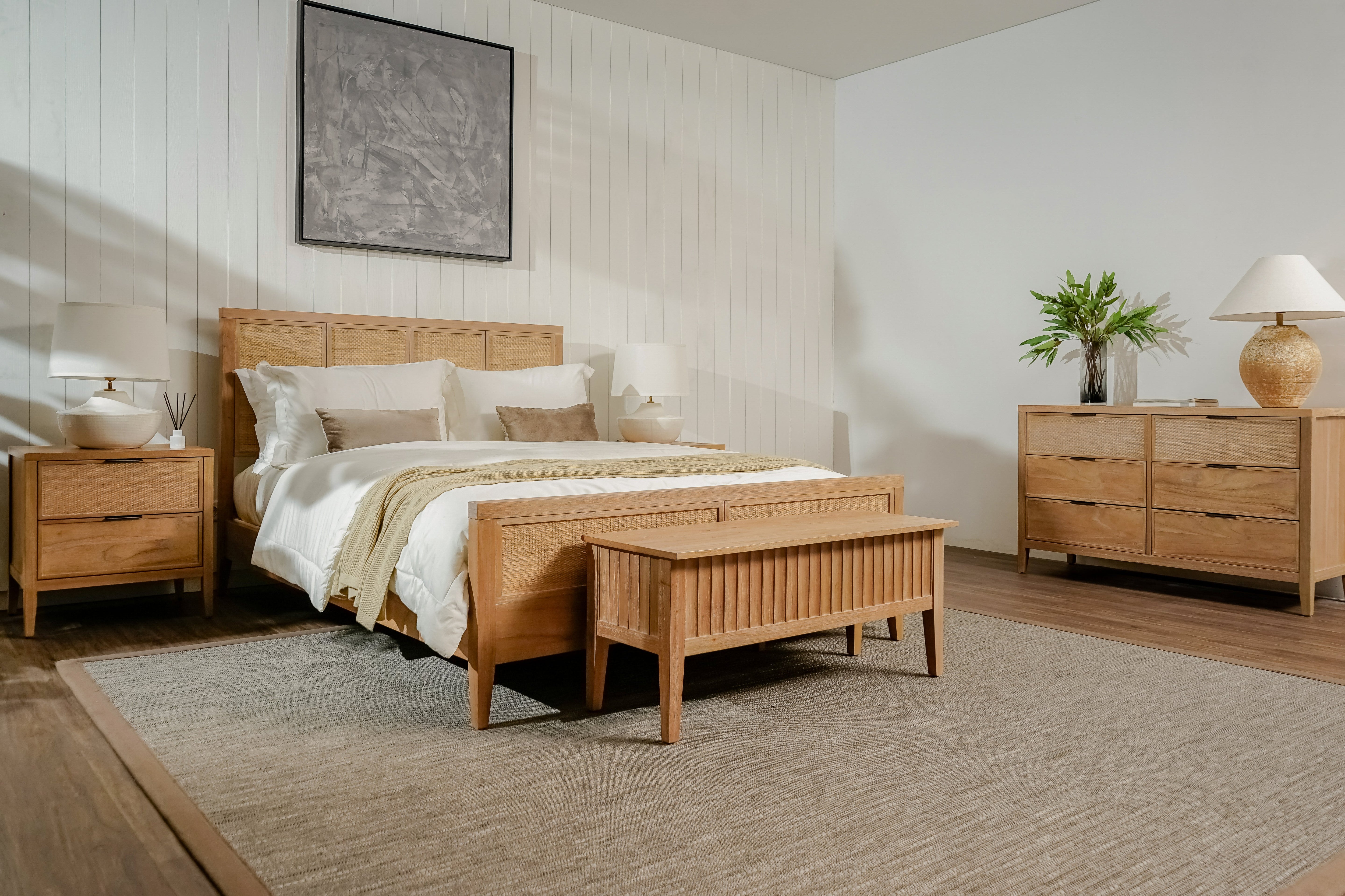 How to Arrange Furniture to Make a Small Room Look Bigger