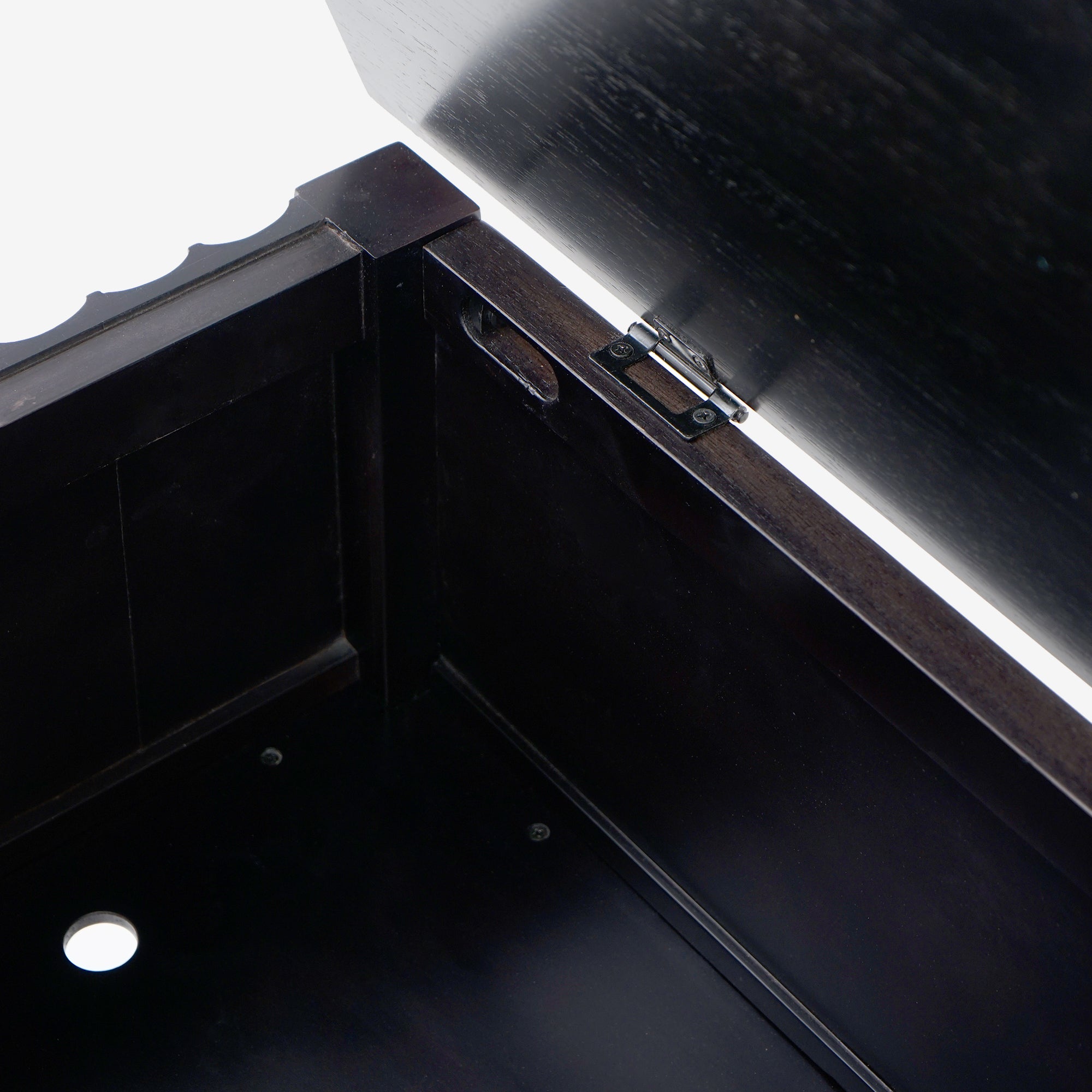 Detail Hinge Black Mira 42 Scalloped Storage Bench