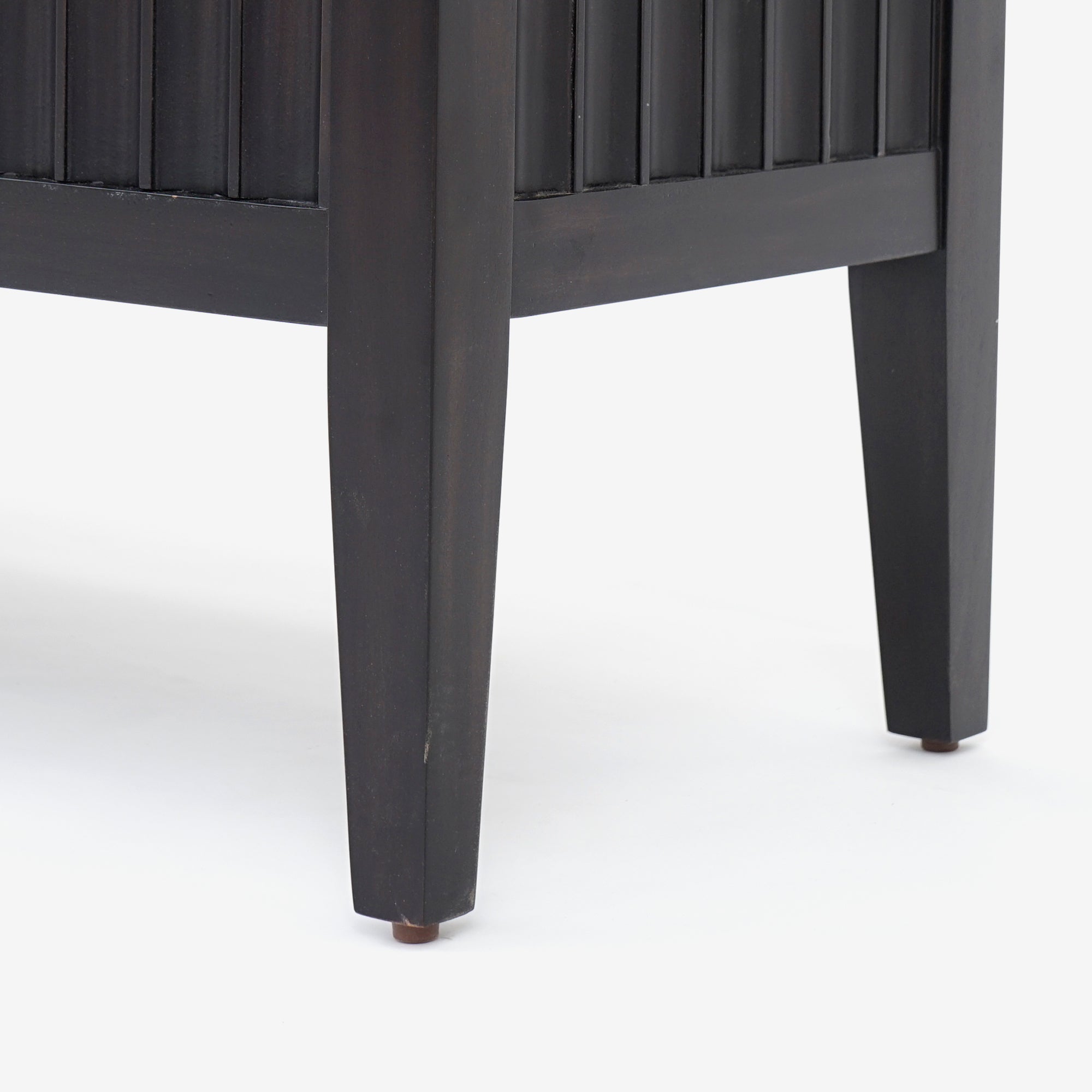 Detail Leg Black Mira 42 Scalloped Storage Bench