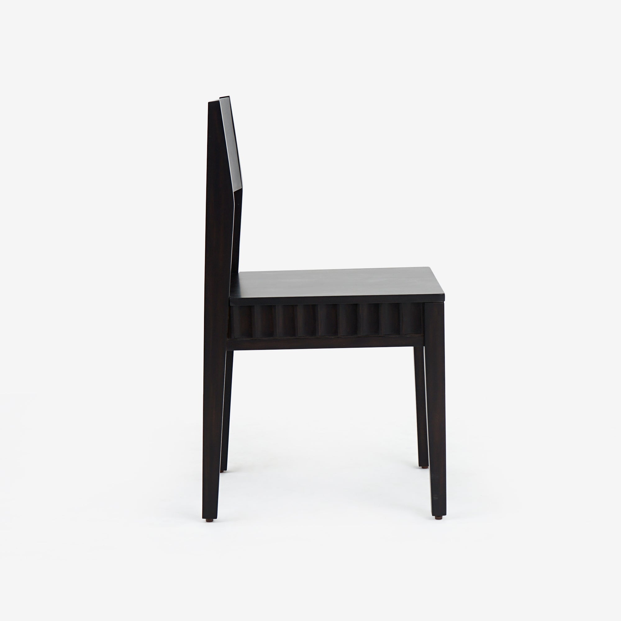 Side View Black Mira Scalloped Dining Chair Set