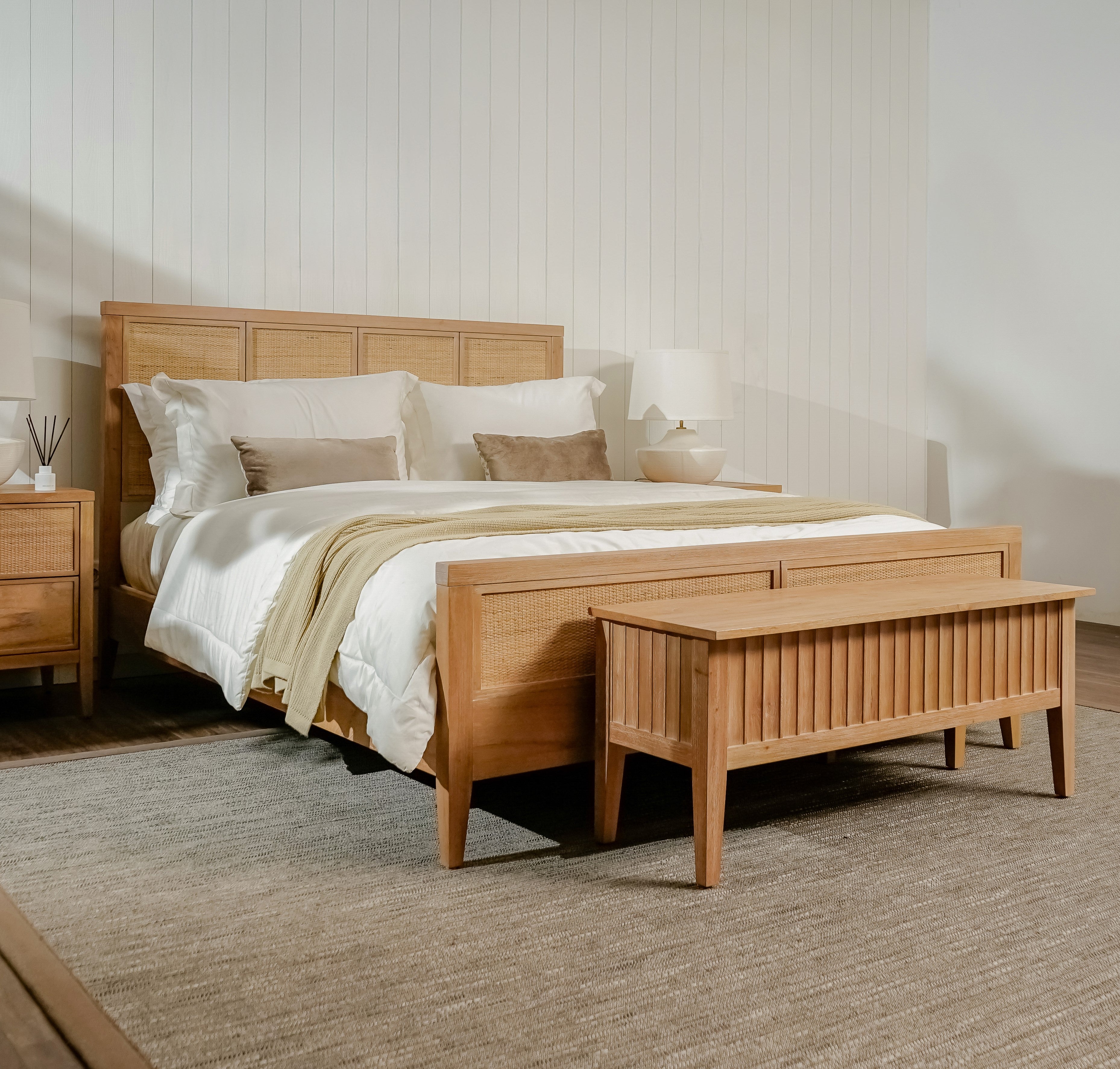 Mira - 42" Scalloped Storage Bench, Natural