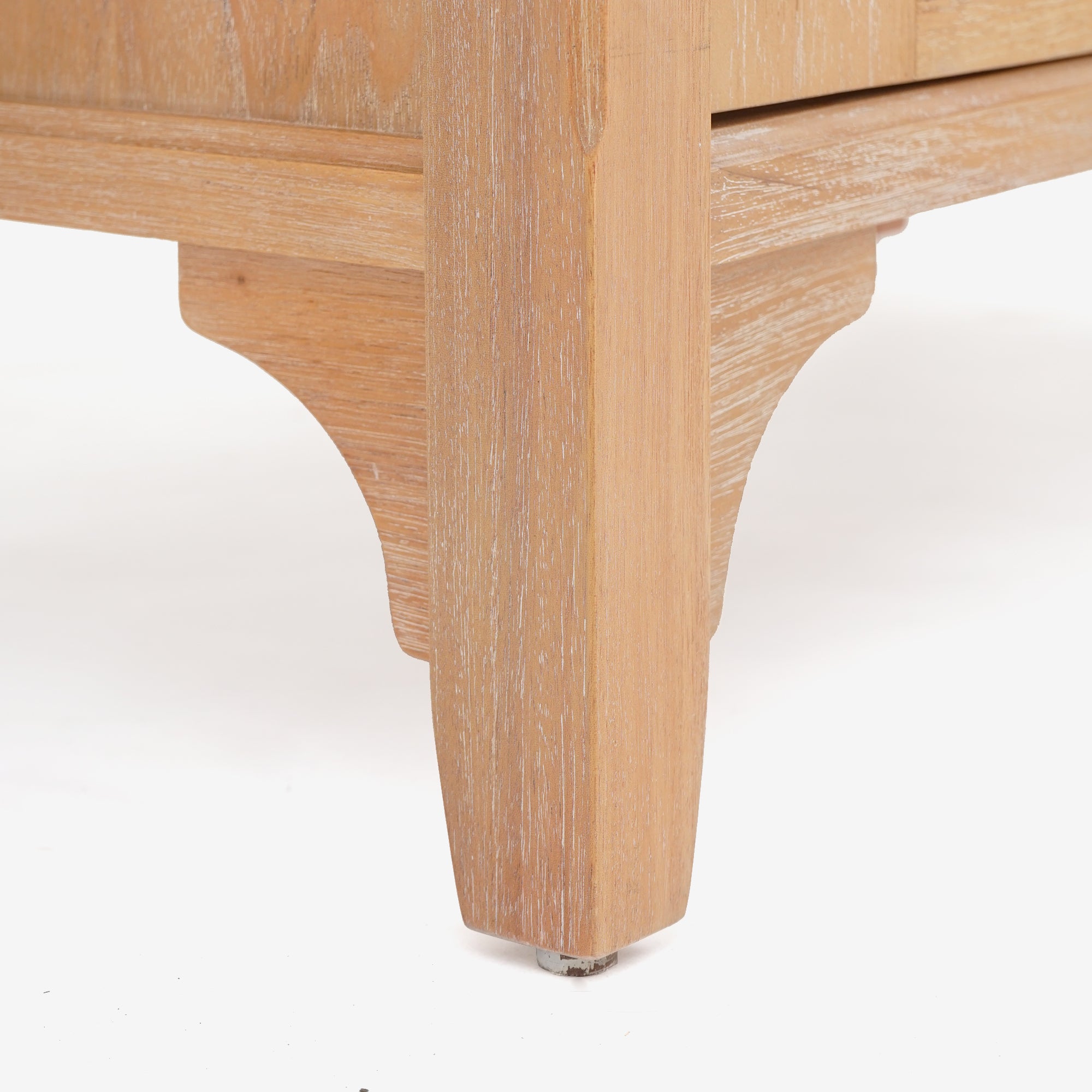 Detail Leg Natural Lurian 3 Drawer Rattan Dresser