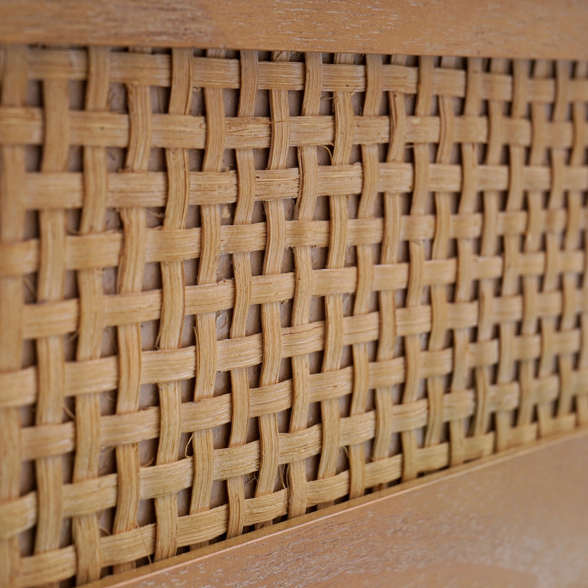 Detail FootboardNatural Lurian Queen Rattan Bed