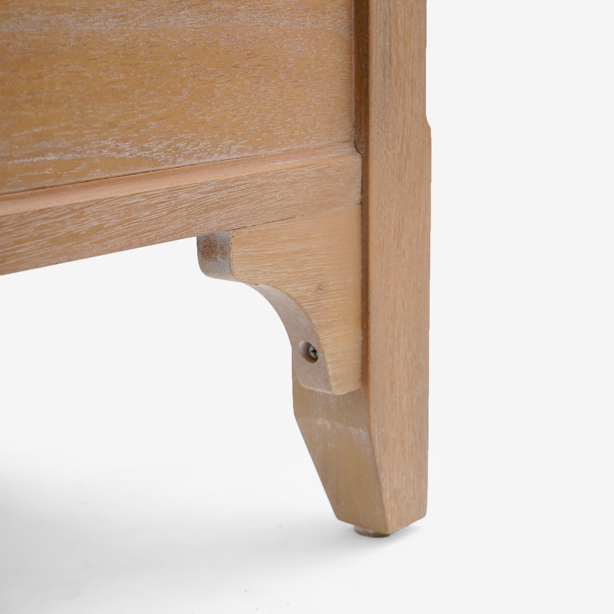 Detail Leg Natural Lurian Queen Rattan Bed