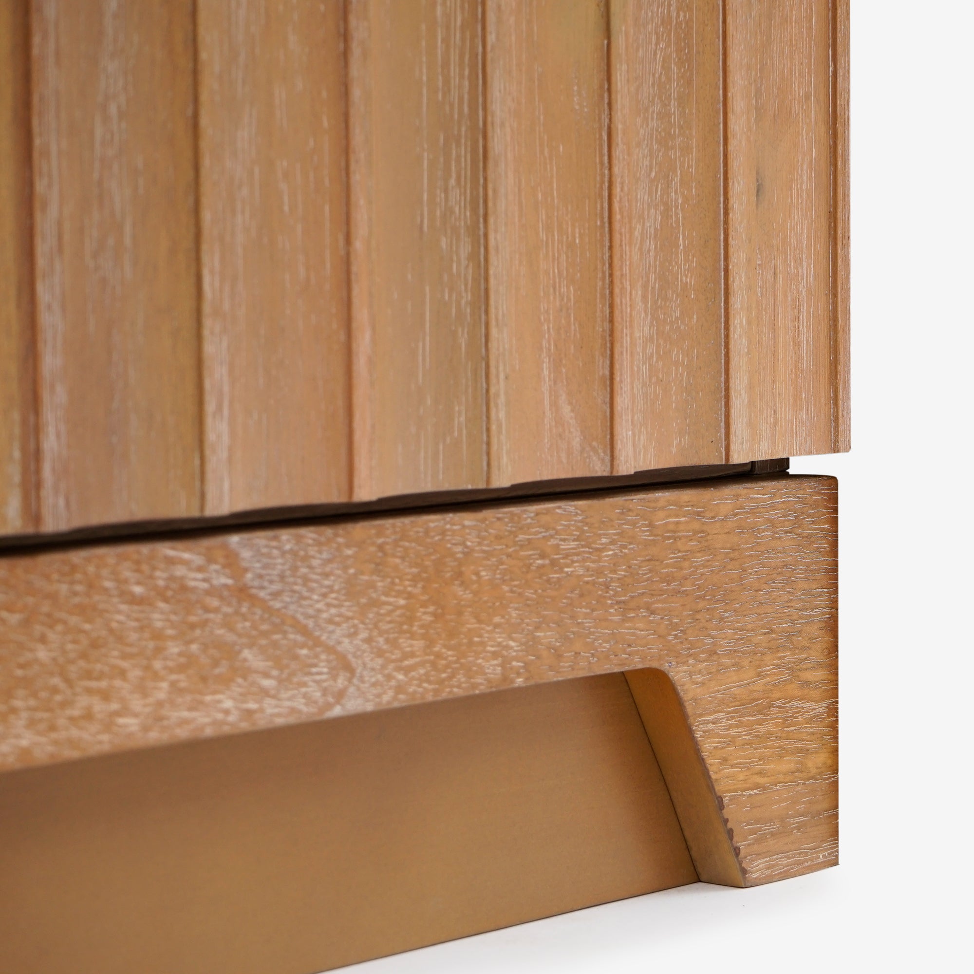 Detail Leg Natural Mira 31.5 Scalloped Modular Cabinet