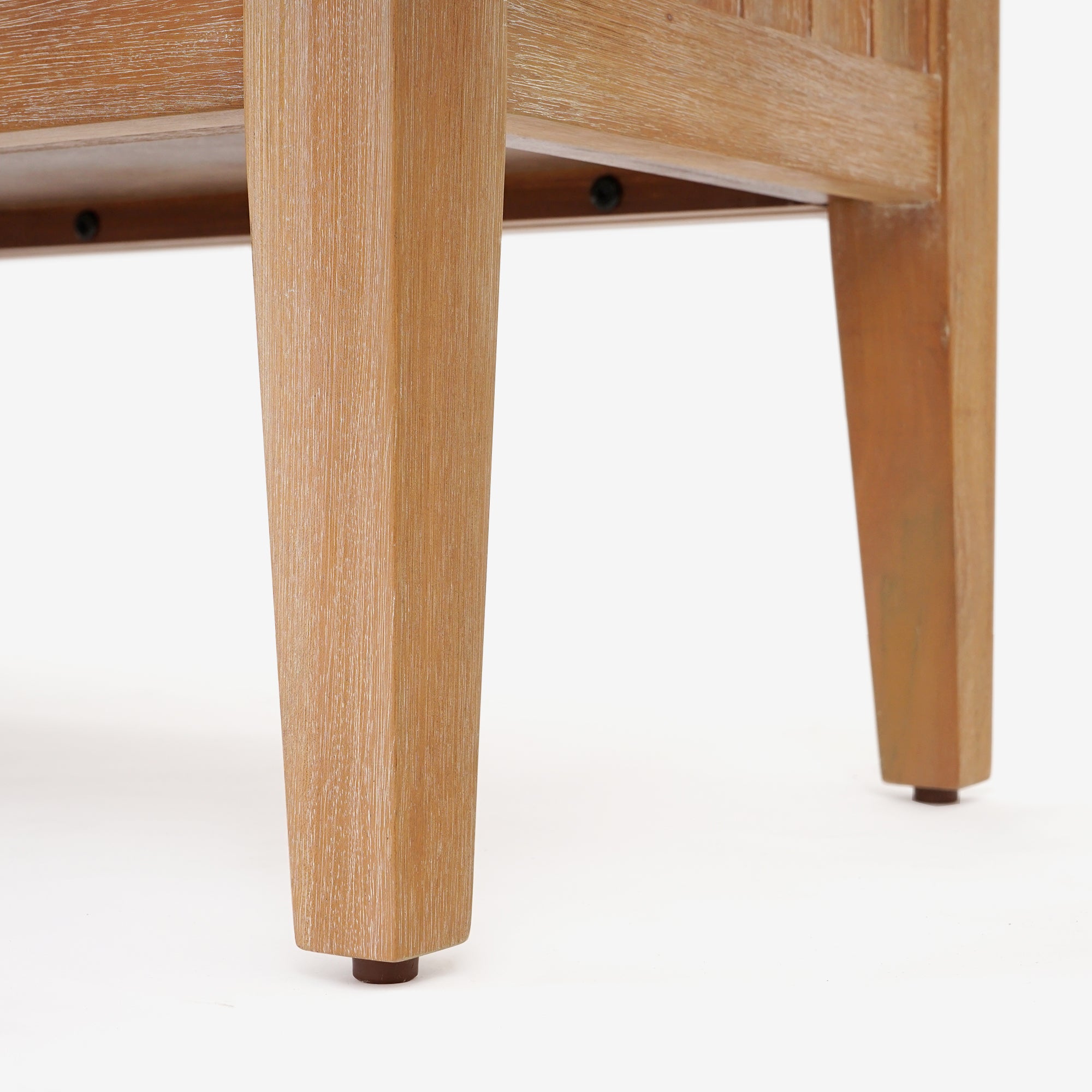 Detail Leg Natural Mira 42 Scalloped Storage Bench