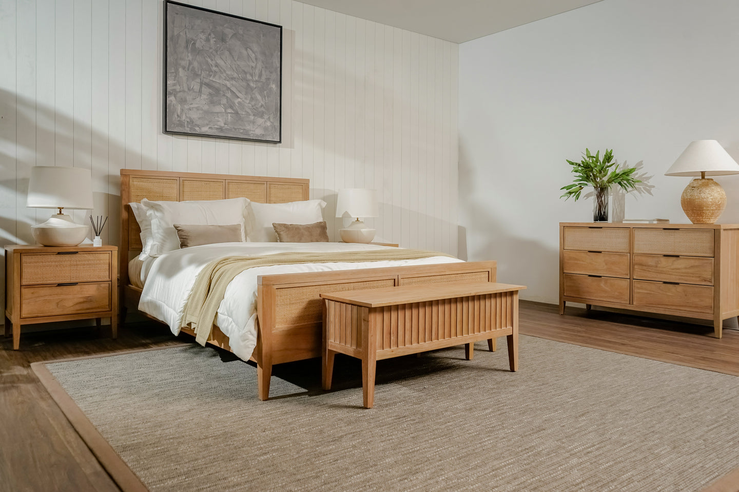 How to Arrange Furniture to Make a Small Room Look Bigger