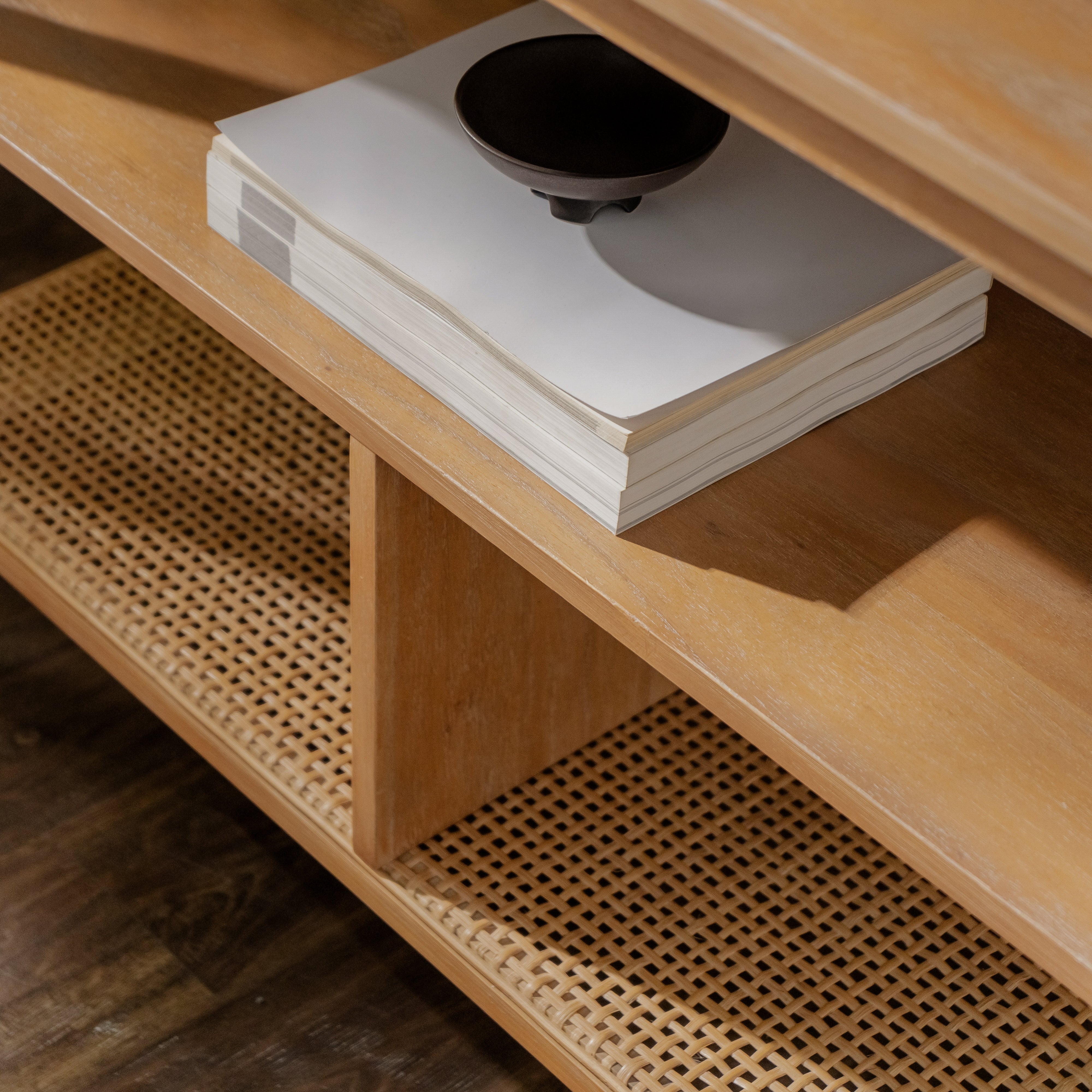 103-DSC9568_LIORA_FT-STB01-06-01-01_image_lifestyle-entryway