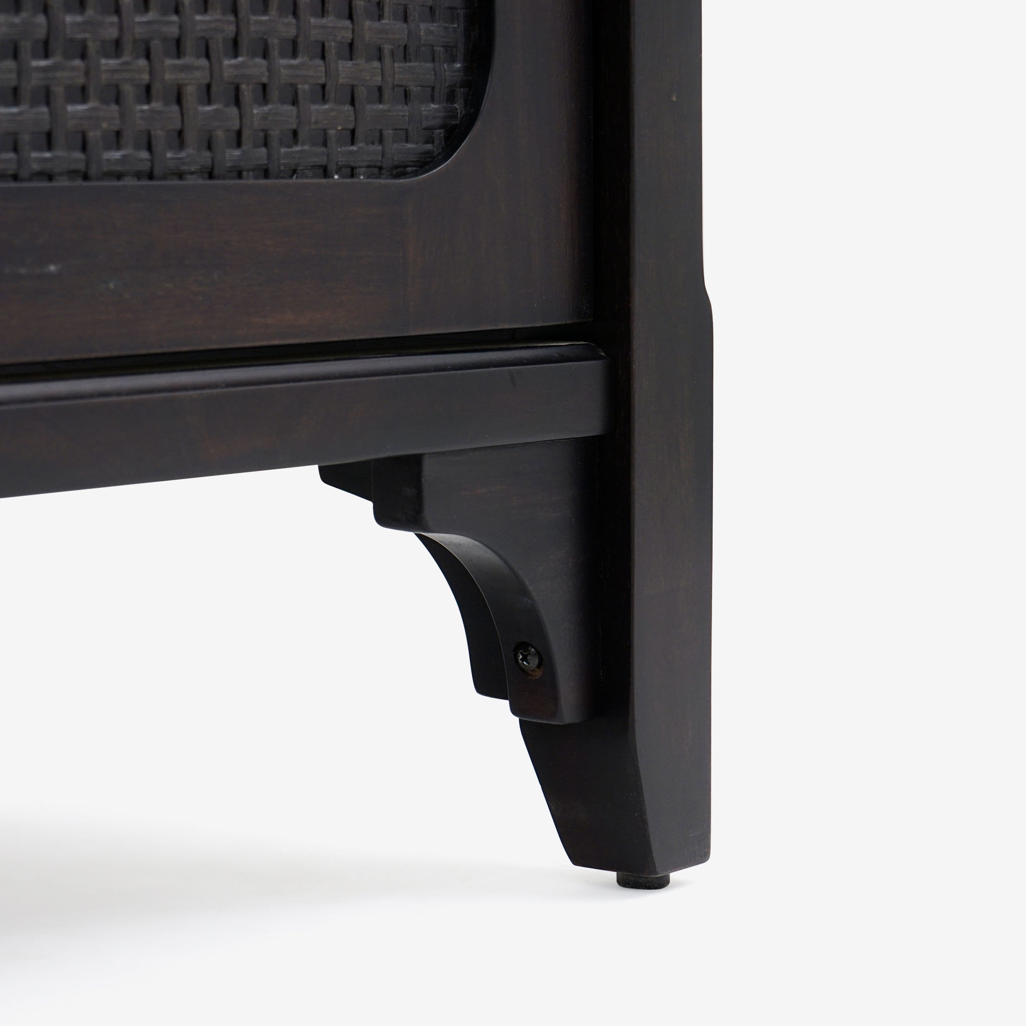 Detail Leg Black Lurian 6 Drawer Rattan Dresser