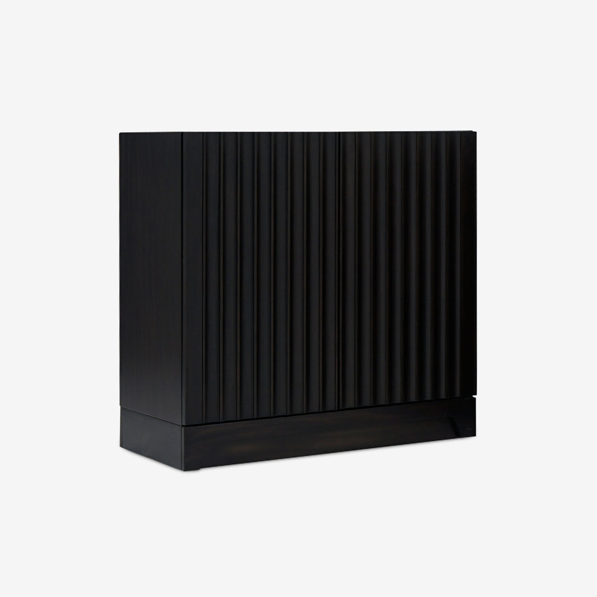 31 1/2" x 28 1/8" / Black