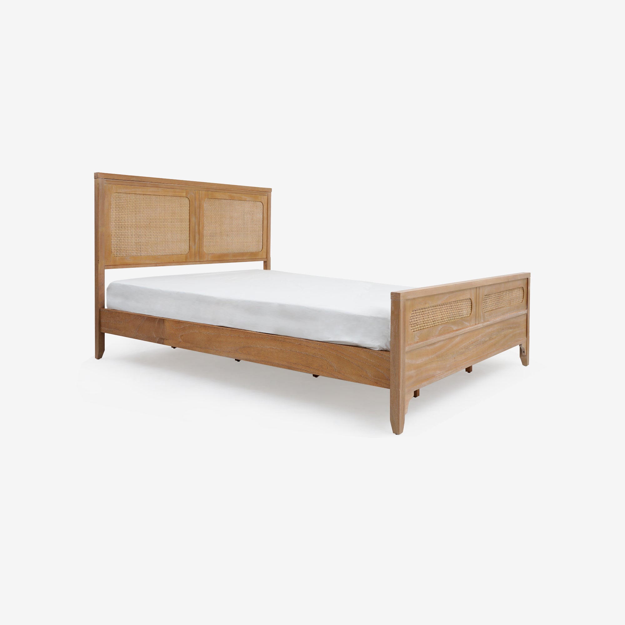 NEW! Lurian - Queen Rattan Bed, Natural
